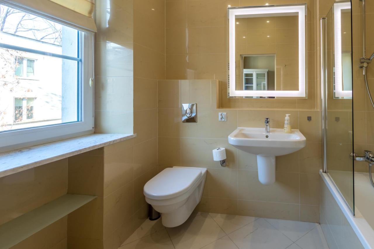 Apartament Luster I Obrazow Varsó Kültér fotó
